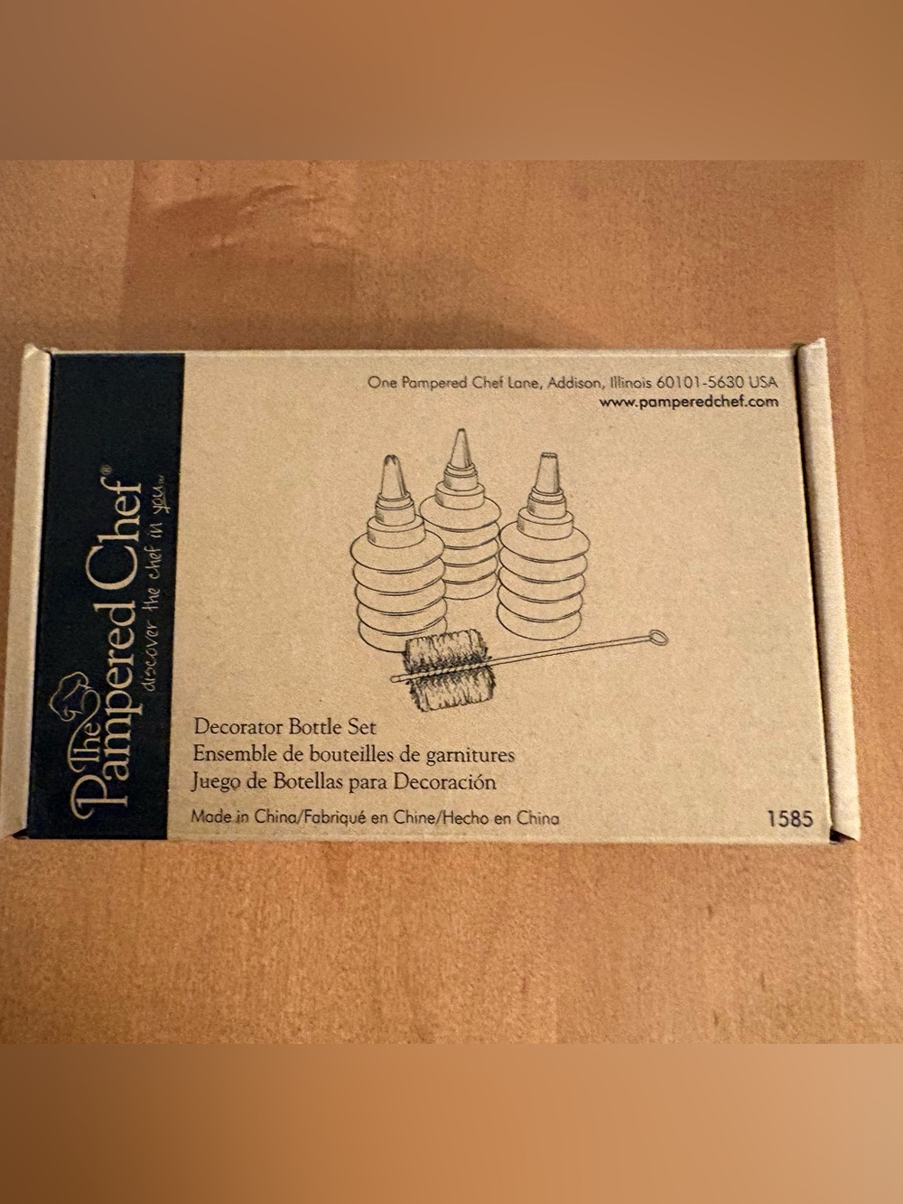Pampered Chef Decorator Bottle Cake and Cookie Decorating 1585